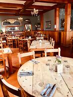 Raglan Harbour View Hotel