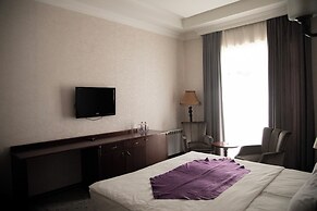 Capitol Hotel