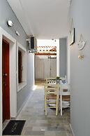 Urban Studios Manos