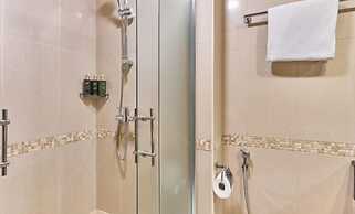 bnbme | Gold Crest Views | 2 BDR