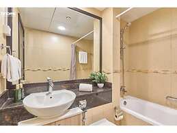 bnbme | Gold Crest Views | 2 BDR