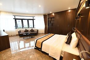 CoTo Starlight Boutique Hotel
