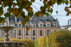 Cour des Vosges - Evok Collection
