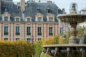Cour des Vosges - Evok Collection