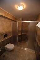 Yues Hotel