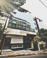 Yues Hotel