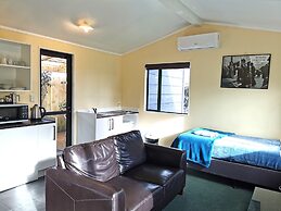 Parakai Geothermal Motel