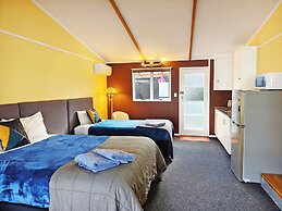 Parakai Geothermal Motel