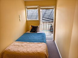 Parakai Geothermal Motel