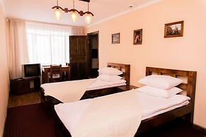 Gostinyi Dvor Galirad