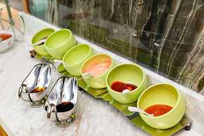 Ruby Luxury Hotel
