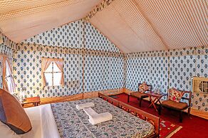 Rajwada Desert Camp by Park Tree