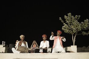 Rajwada Desert Camp by Park Tree