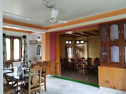 Ziro Palace Inn
