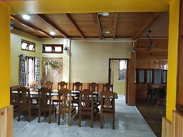 Ziro Palace Inn