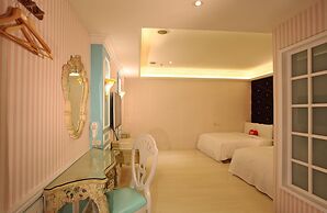 Chateau Motel