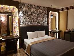 Chateau Motel