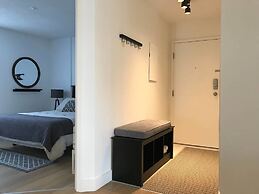 Huge 3 Bedroom Condo With a View
