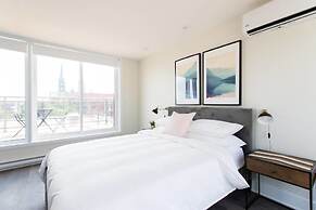Stunning Split Level 3 BR Little Italy Apartment