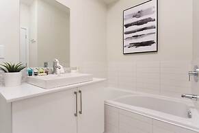 Stunning Split Level 3 BR Little Italy Apartment