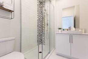 Stunning Split Level 3 BR Little Italy Apartment