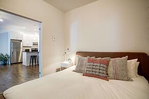 Spacious Industrial Loft in Le Plateau