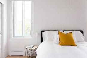 Stylish & Unique 3 Bdr Flat With Parking!