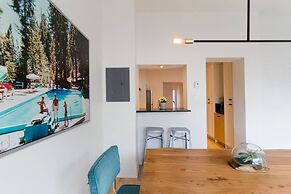 Stylish & Unique 3 Bdr Flat With Parking!
