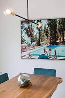 Stylish & Unique 3 Bdr Flat With Parking!
