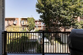 Exquisite Modern Condo in Little Italy