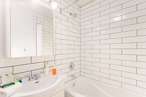 Charming Montreal 3 bdr Apartment Next to Subway