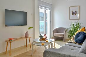 Phaedrus Living: Seaside Luxury Flat Lighthouse 67