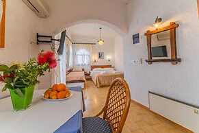 Kastro Studios Apartments