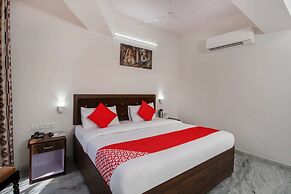 OYO 35787 Hotel Lotus