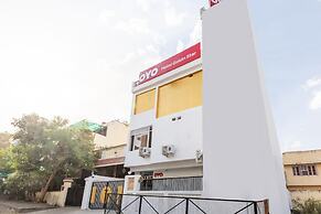 OYO 28691 Hotel Golden Star