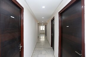 OYO Flagship 18533 Tulip Inn