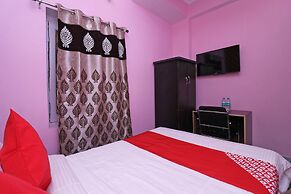 OYO 33471 Hotel Magadh Empire