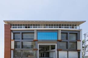 OYO 28247 Hotel SMR Palace