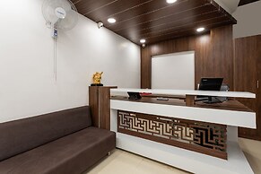 OYO 28247 Hotel SMR Palace