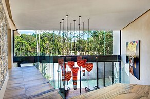 Casa Adama