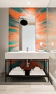 Canvas Moncton, Tapestry Collection by Hilton