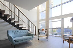 Canvas Moncton, Tapestry Collection by Hilton