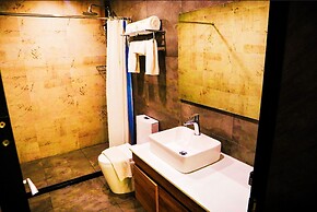 ERUS SUITES HOTEL BORACAY