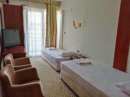 Grand Nicea Hotel