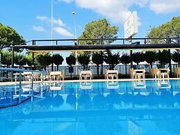 Grand Nicea Hotel