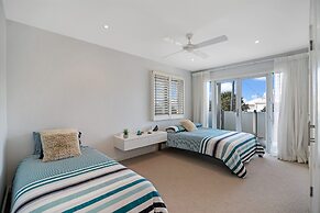 Sea Splash 75 Lorikeet Drive