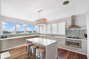 Sea Splash 75 Lorikeet Drive