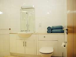 SALA Lakeside Aparthotel