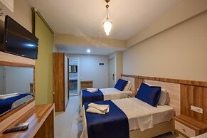 Hotel Lidya