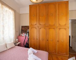 Classic Central Athinian Apartment